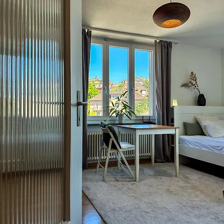 Stylish Solo Sanctuary With Stunning Views * 苏黎世