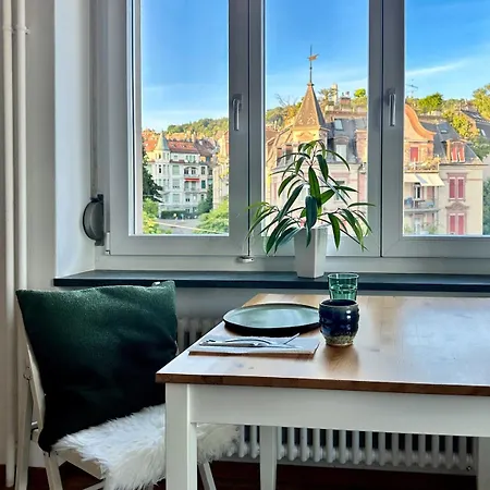 Stylish Solo Sanctuary With Stunning Views 公寓 苏黎世